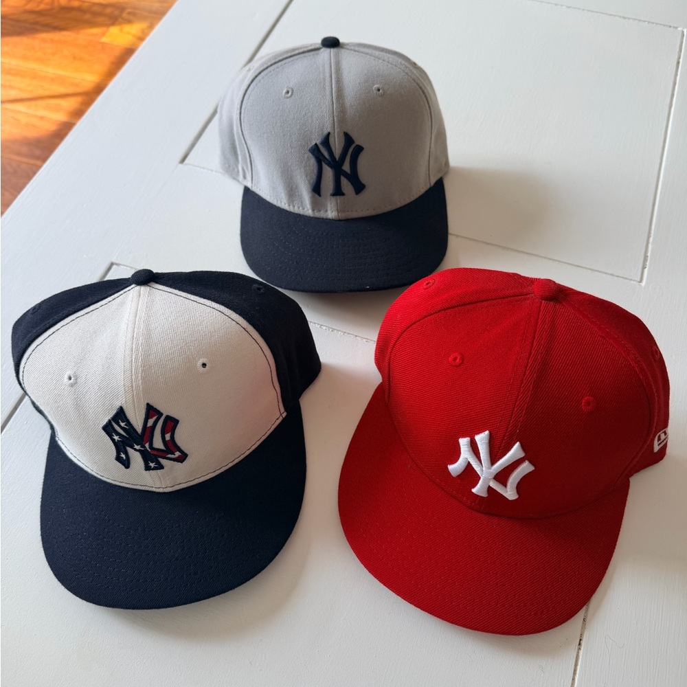 New Era Yankees Trio - Red, Navy & Gray Snapback Caps - Picture 2 of 3